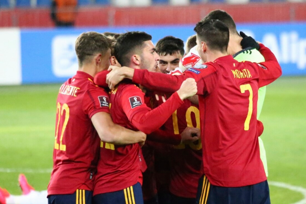 开云体育2026-西班牙险胜韩国，福登惊艳四座