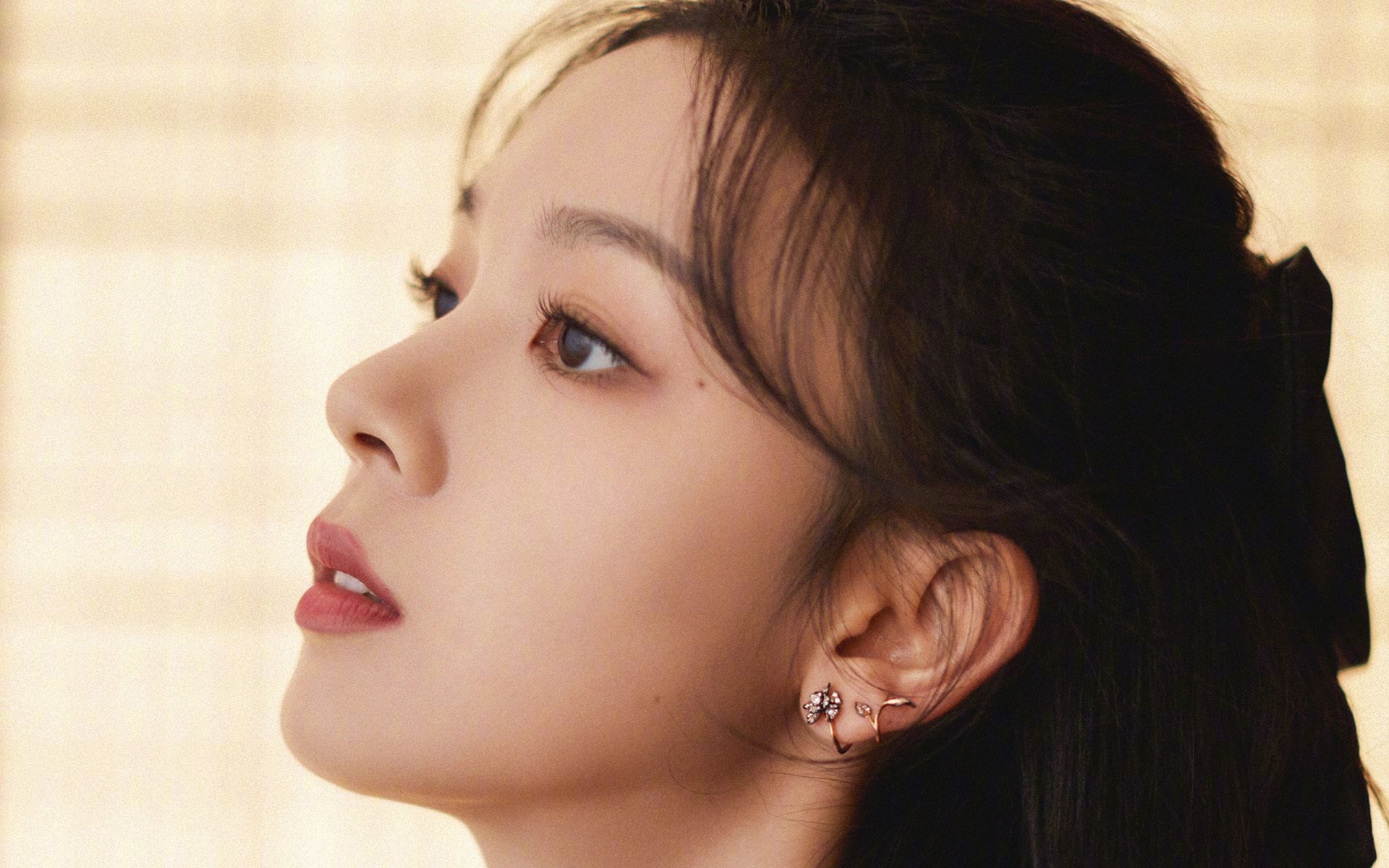 开云体育平台APP-钢铁防线上的吟游诗人—金玟哉的双面大场面艺术