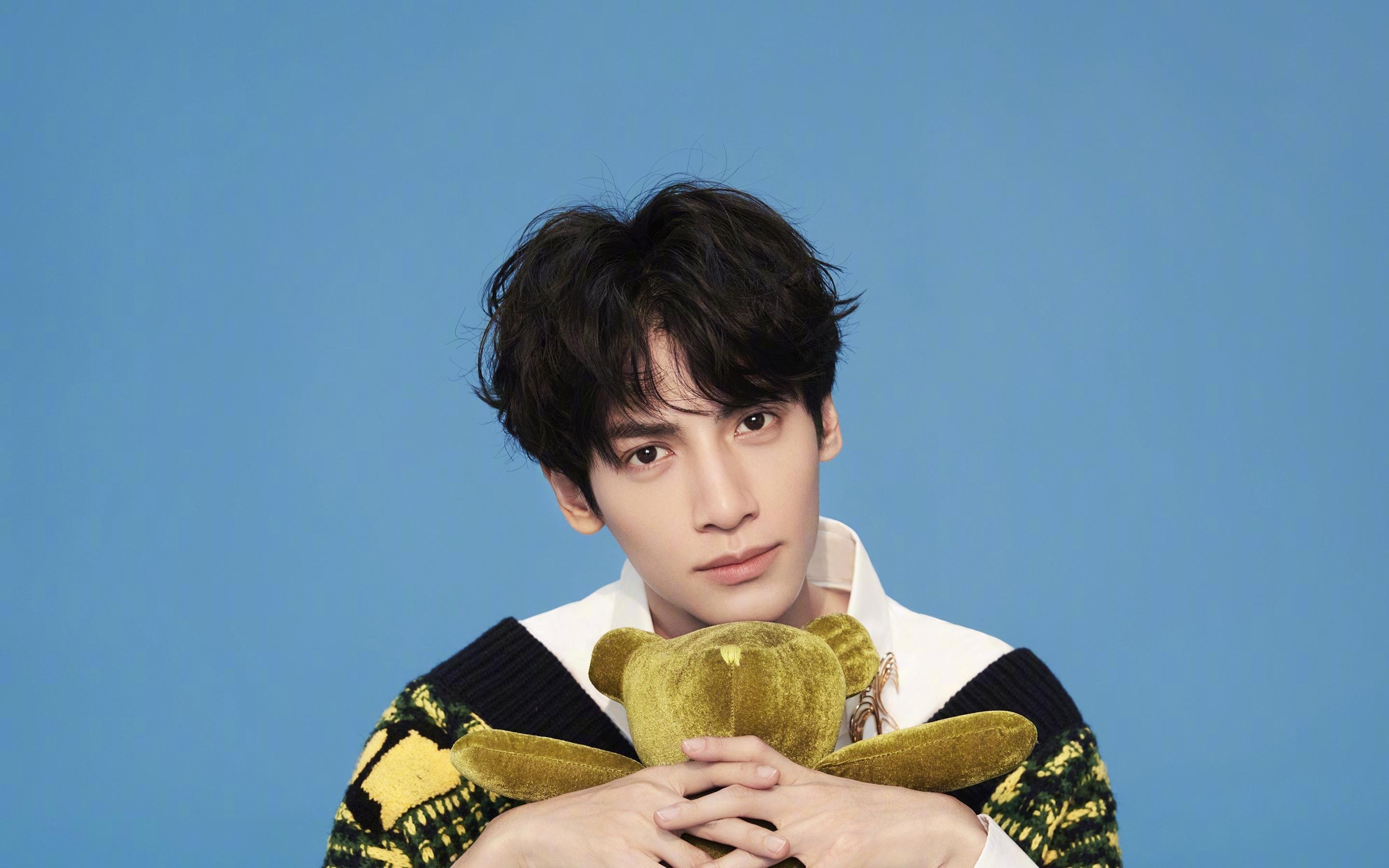 双重奏，姆巴佩以实力破质疑，罗马用逆转写史诗—足球世界从不缺少孤勇与奇迹