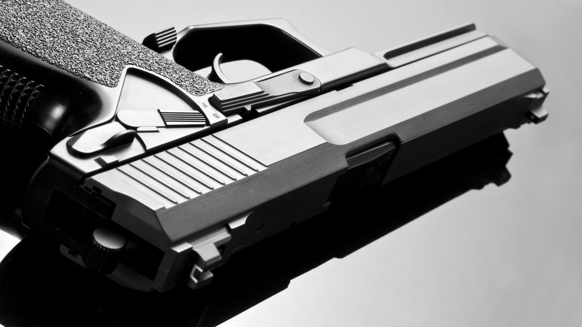 历史唯一的赛场，当老鹰飞越篮球与赛道的决胜时刻